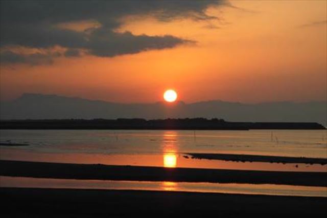 真玉海岸｜大分県でただひとつ干潟に沈む絶景の夕日