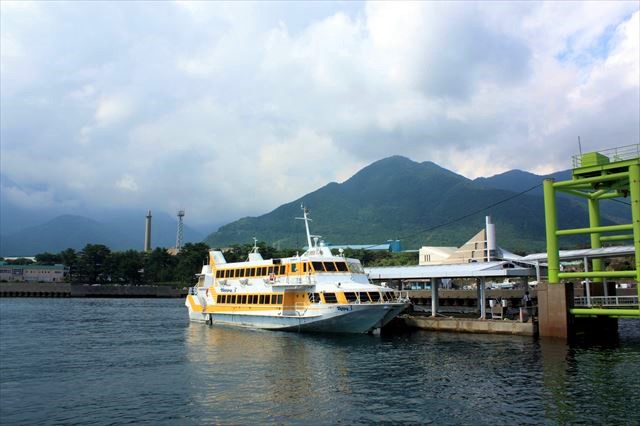 屋久島へのアクセス　高速船　トッピーとロケットがあるけど会社が合併しただけで料金とかは一緒