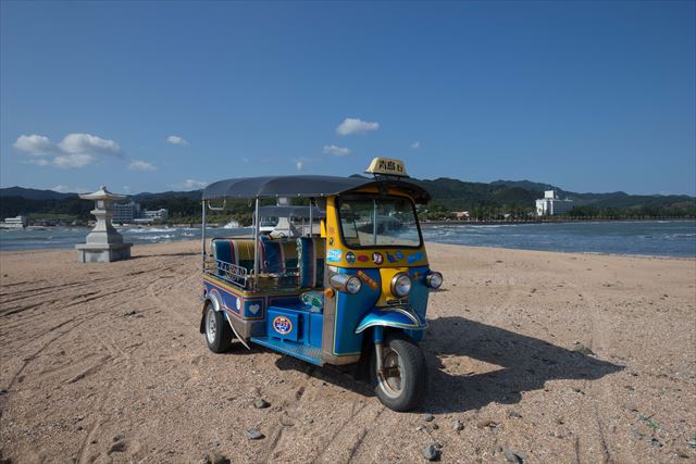 青島神社 トゥクトゥク