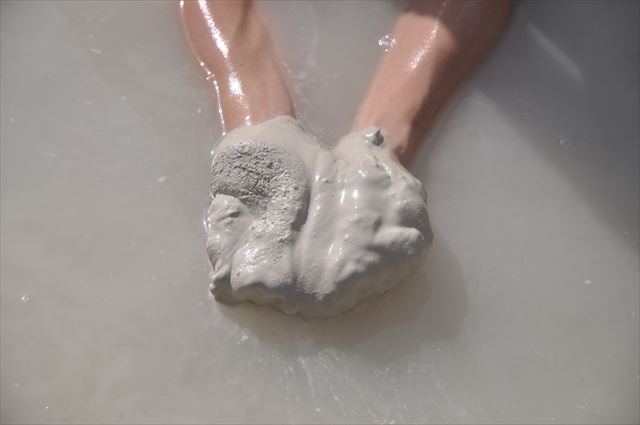 別府温泉　日帰り温泉　泥湯の泥