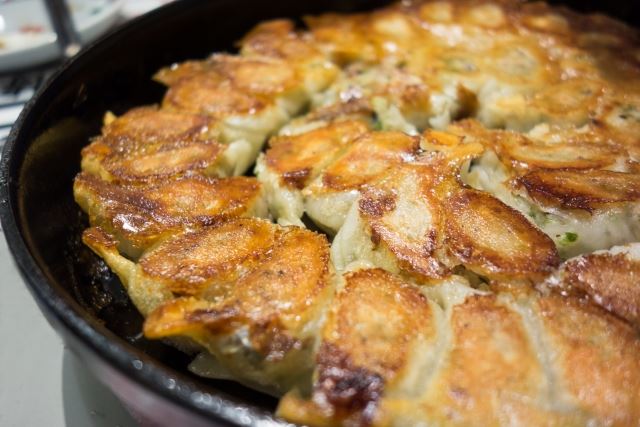 福岡　B級グルメ　鉄鍋餃子