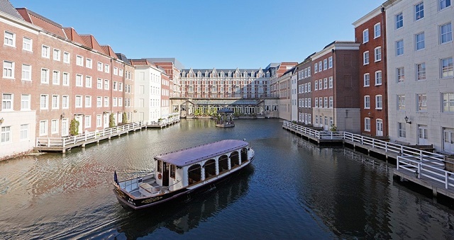 ホテルヨーロッパ　ポンツーンへ向かう船