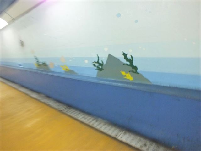関門トンネル人道　壁画　海