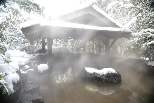 黒川温泉　冬　雪見風呂