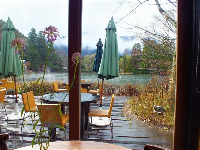 湯布院　金鱗湖　カフェ　朝食　Cafe La Ruche　座席