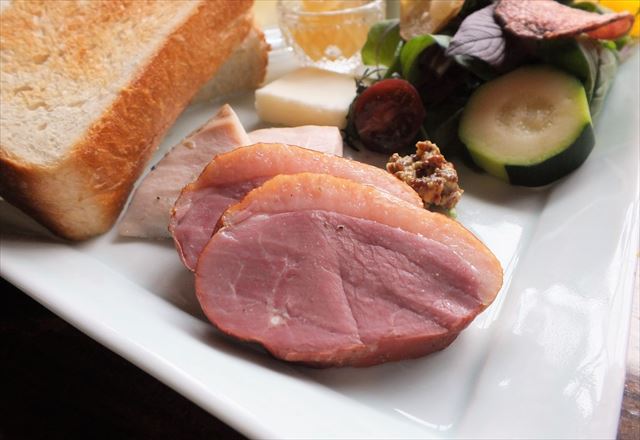 金鱗湖　カフェ　天井棧敷　朝食　紅茶鴨ロースト