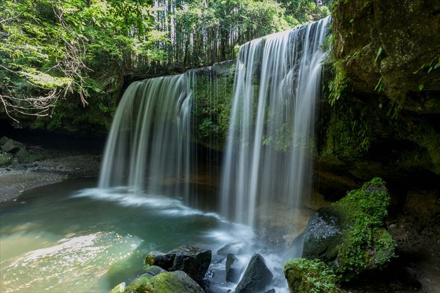 鍋ケ滝　前方より