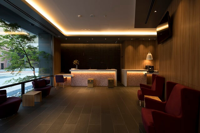 中洲　天神　おすすめ　ホテル　ザ・ビー 福岡 天神　ロビー