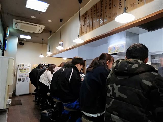 ラーメン膳　カウンター