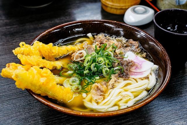 資さんうどん　肉ごぼ天うどん
