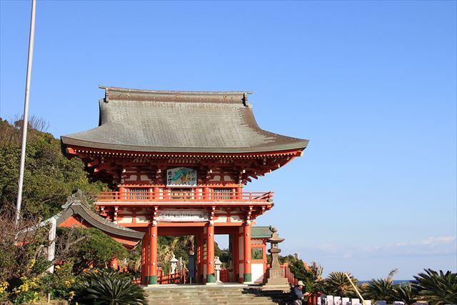 断崖絶壁に立つ神秘の神社「鵜戸神宮」の見どころ＆周辺おすすめランチ情報