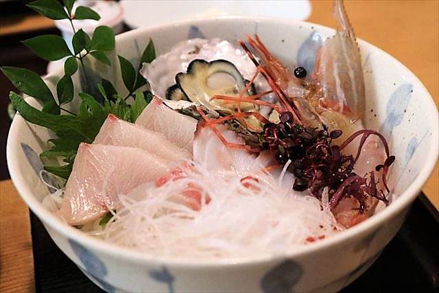 臼杵観光　臼杵みなと市場　勝手丼