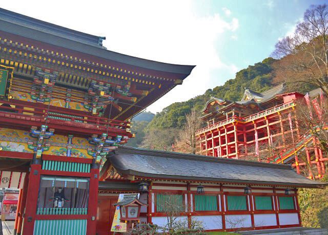 祐徳稲荷神社　楼門から本殿を見上げる